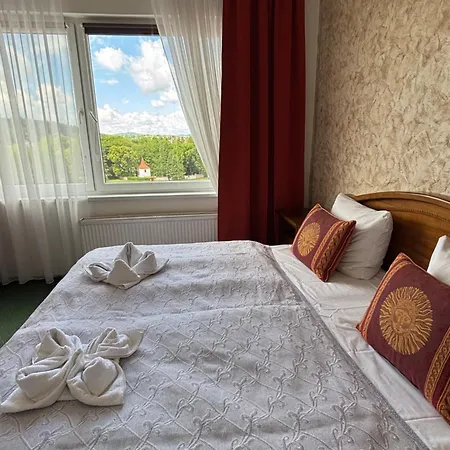 Hotel Bila Ruze Písek Exterior photo