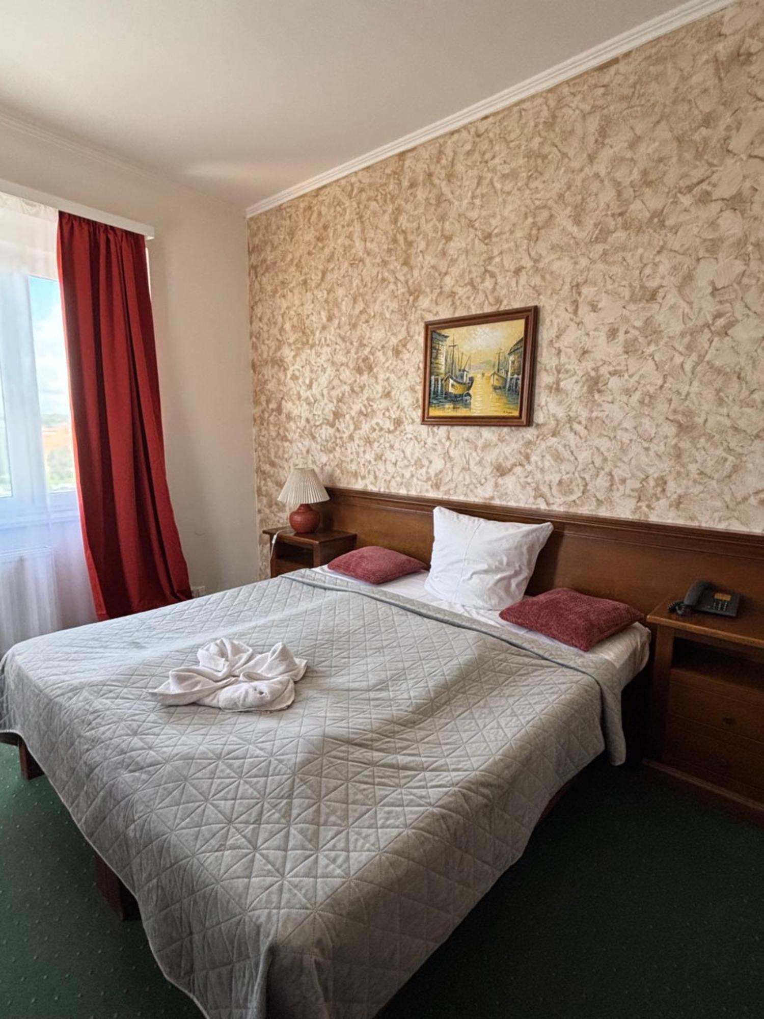 Hotel Bila Ruze 3*